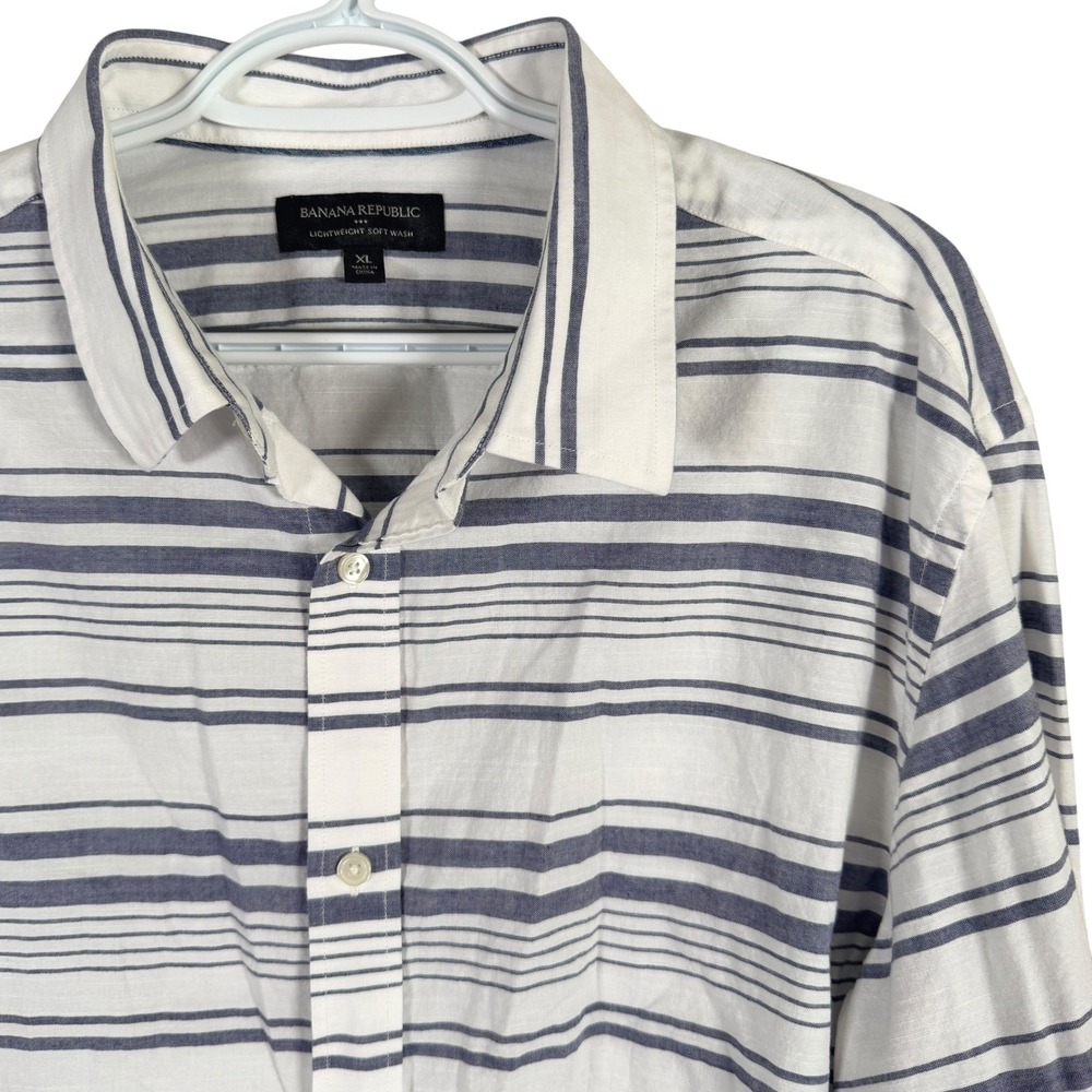 Banana Republic Lighweight Soft Wash Button Up Shirt Mens XL White‎ Blue Striped